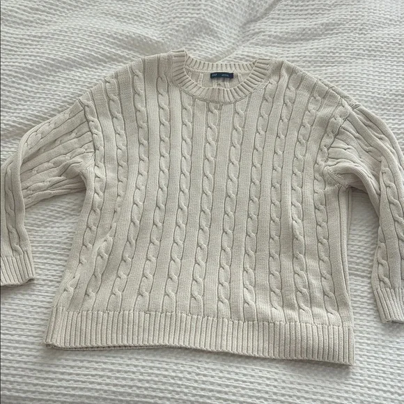 Gap Cream Colored Cableknit Sweater M - Picture 1 of 3